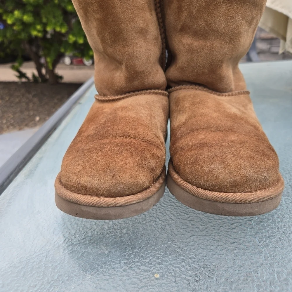 UGG Bailey Bow Tall Boots size 4 chestnut brown ivory